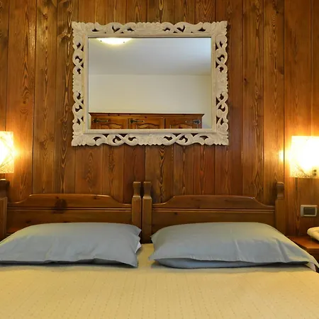 Au Vieux Grenier Aparthotel Cogne