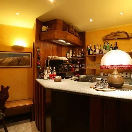 Au Vieux Grenier 3*