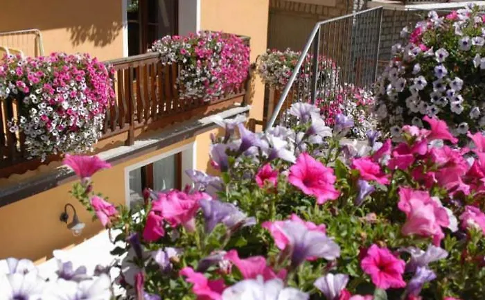 Au Vieux Grenier Aparthotel 3*